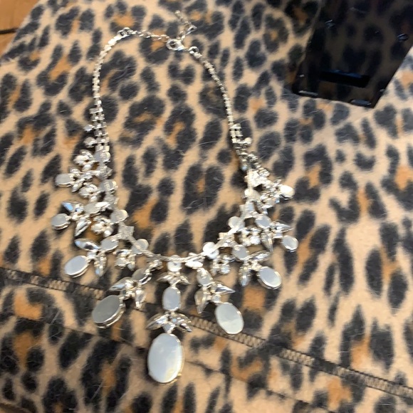 Beautiful Necklace - Picture 2 of 3